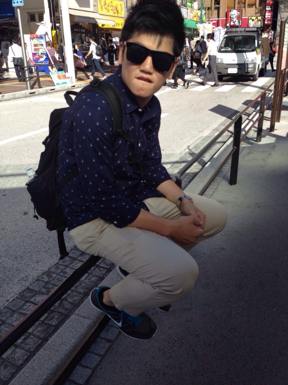 「NIKE、H&M、UNIQLO、MUJI、ZARA」｜「NIKEのアイテム（スニーカー、グレー系）」を使った、Mikeさん（メンズ・176cm）の夏コーディネートの1枚目の写真