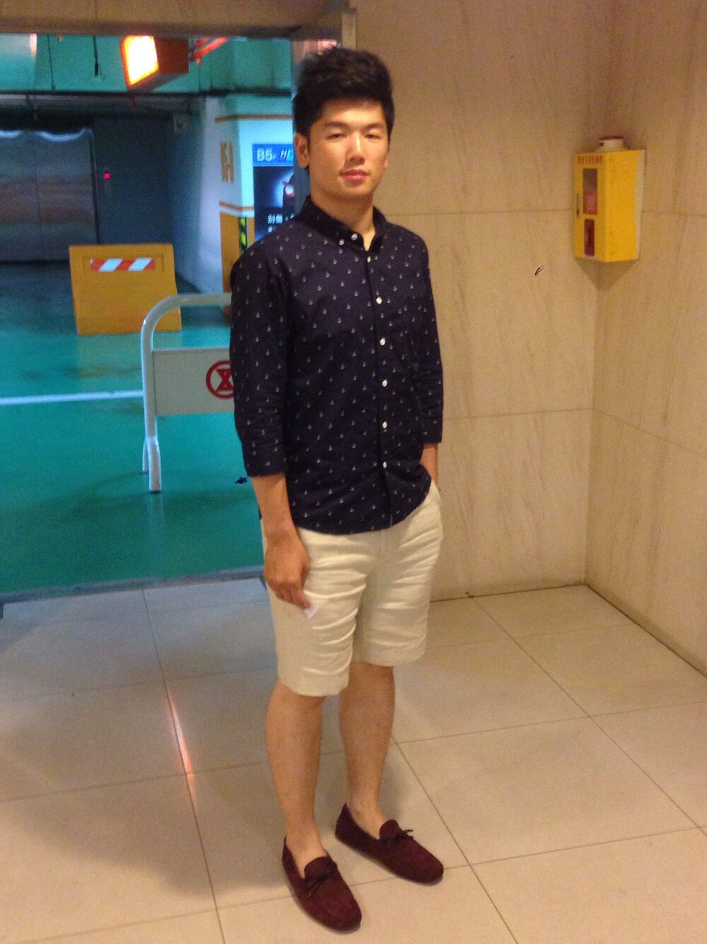 「UNIQLO、Ralph Lauren、Polo Ralph Lauren、Tods」｜「todsのTODS（モカシン/デッキシューズ、パープル系）」を使った、Mikeさん（メンズ・176cm）の夏コーディネートの1枚目の写真
