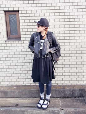 「黒Tシャツ」｜「アイテム（ライダースジャケット）」を使った、yukaさん（メンズ・158cm）の春コーディネート