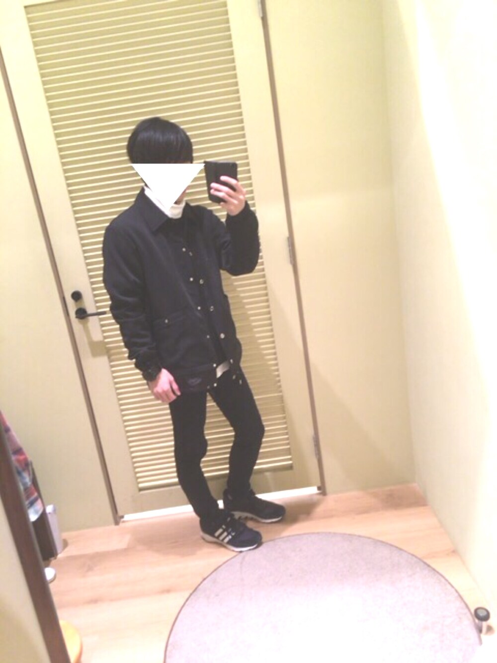 「lotholon、LAD MUSICIAN、FREAK’Ｓ STORE、UNIQLO、adidas、G-SHOCK、モノトーン、ブラック×ホワイト、コーチジャケット、スキニーデニム」｜「lot holonのCoach JKT（ブルゾン、ブラック系）」を使った、s.さん（メンズ・163cm）の冬コーディネートの1枚目の写真