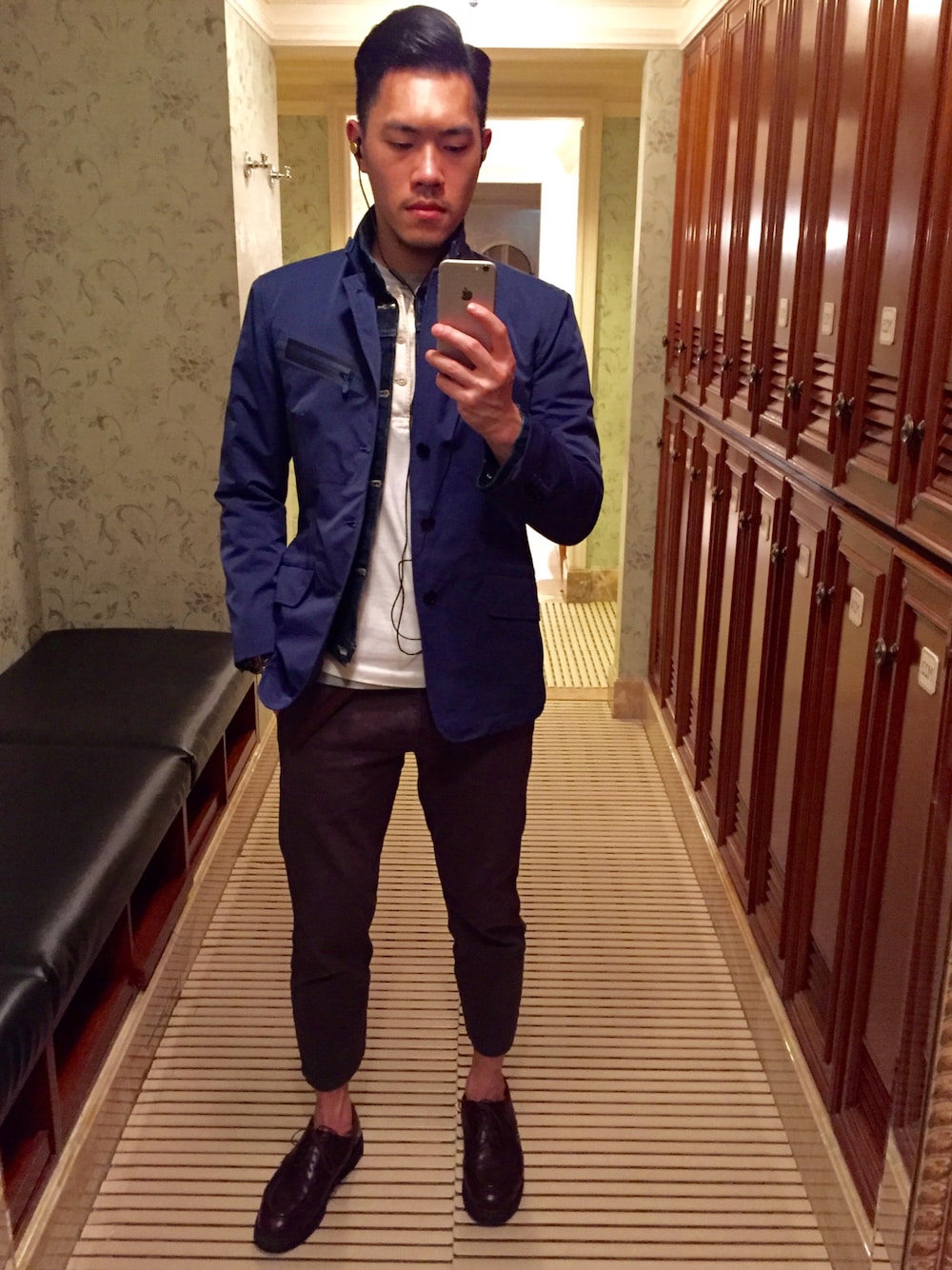「menswear、Gentleman、gym、daily look」｜「MINOTAURのアイテム（スーツジャケット、ブルー系）」を使った、Fung Chanさん（メンズ・174cm）の春コーディネートの1枚目の写真