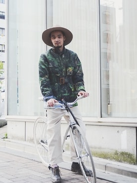 「FACETASM（ファセッタズム）のアイテム（その他アウター）」を使った、影山 友哉さん（メンズ・180cm）の春コーディネート