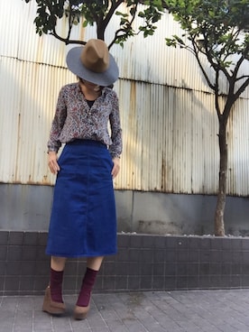 「アイテム（デニムスカート）」を使った、ことぶき。さん（レディース・157cm）の秋コーディネート
