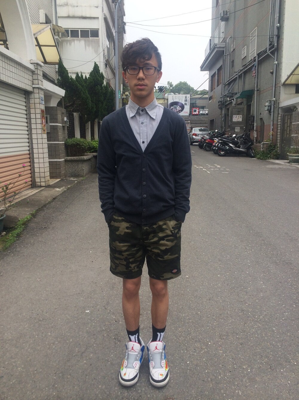「Dickiesのアイテム（カーゴパンツ、その他）」を使った、丁豪さん（メンズ・167cm）の冬コーディネートの1枚目の写真