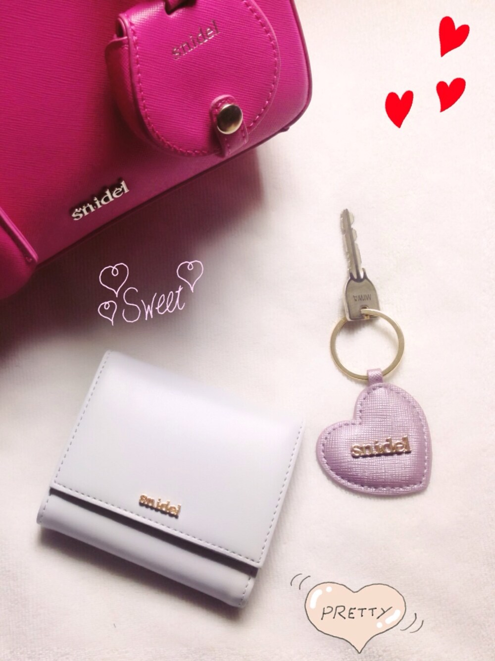 「snidel、スナイデル、バッグ、財布、キーリング」｜「SNIDELの2ポケットスクエアバッグ（ショルダーバッグ、ピンク系）」を使った、みたたんさん（レディース・158cm）の秋コーディネートの1枚目の写真