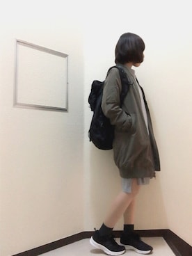 「ワンピース×スニーカー」｜「アイテム（ステンカラーコート）」を使った、suu.さん（レディース・154cm）の春コーディネート