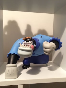 「アイテム（Tシャツ/カットソー、ホワイト系）」を使った、シソンヌ長谷川忍さん（メンズ・185cm）の春コーディネート