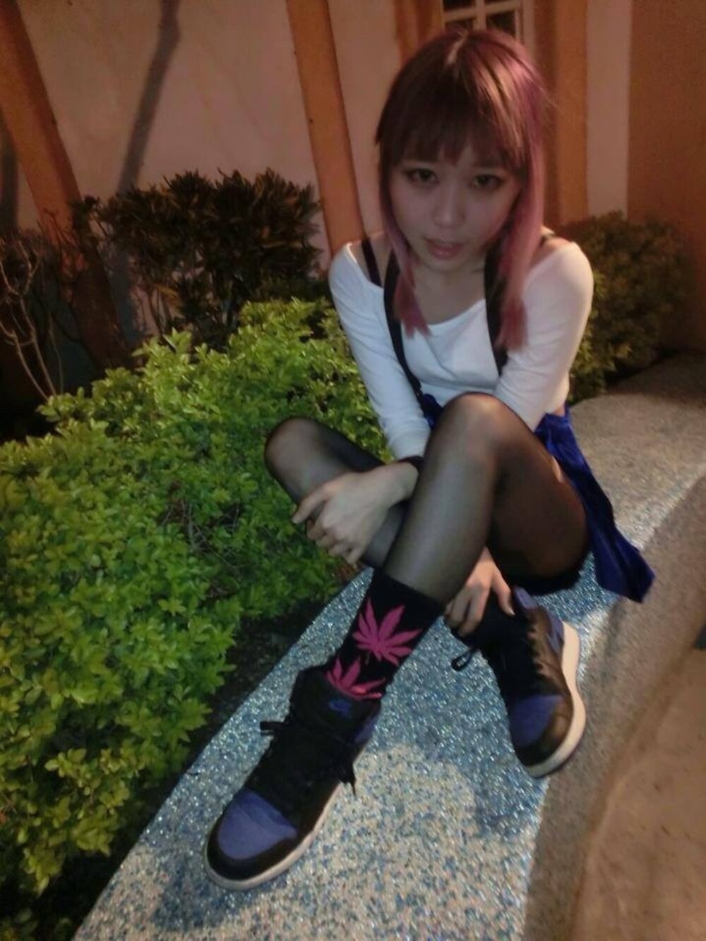 「jordan1、UNIF、HUF」｜「UNIFのUNIF 吊帶短群 藍色（スカート、ブルー系）」を使った、sylvia🐯MTさん（レディース・161cm）の夏コーディネートの1枚目の写真