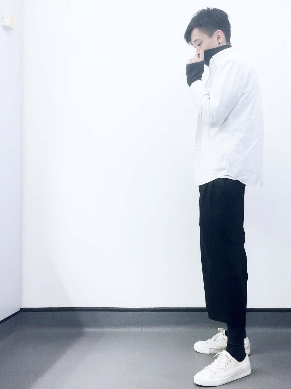 「BVLGARI、MUJI、ZARA MAN」｜「ZARAのアイテム（カーディガン/ボレロ、グレー系）」を使った、aaronchowwwさん（メンズ・178cm）の冬コーディネートの1枚目の写真