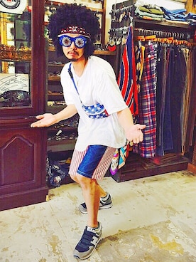 「アイテム（ボディバッグ/ウエストポーチ、ブルー系）」を使った、ことりの昭和ちゃん ✅さん（メンズ・171cm）の夏コーディネート