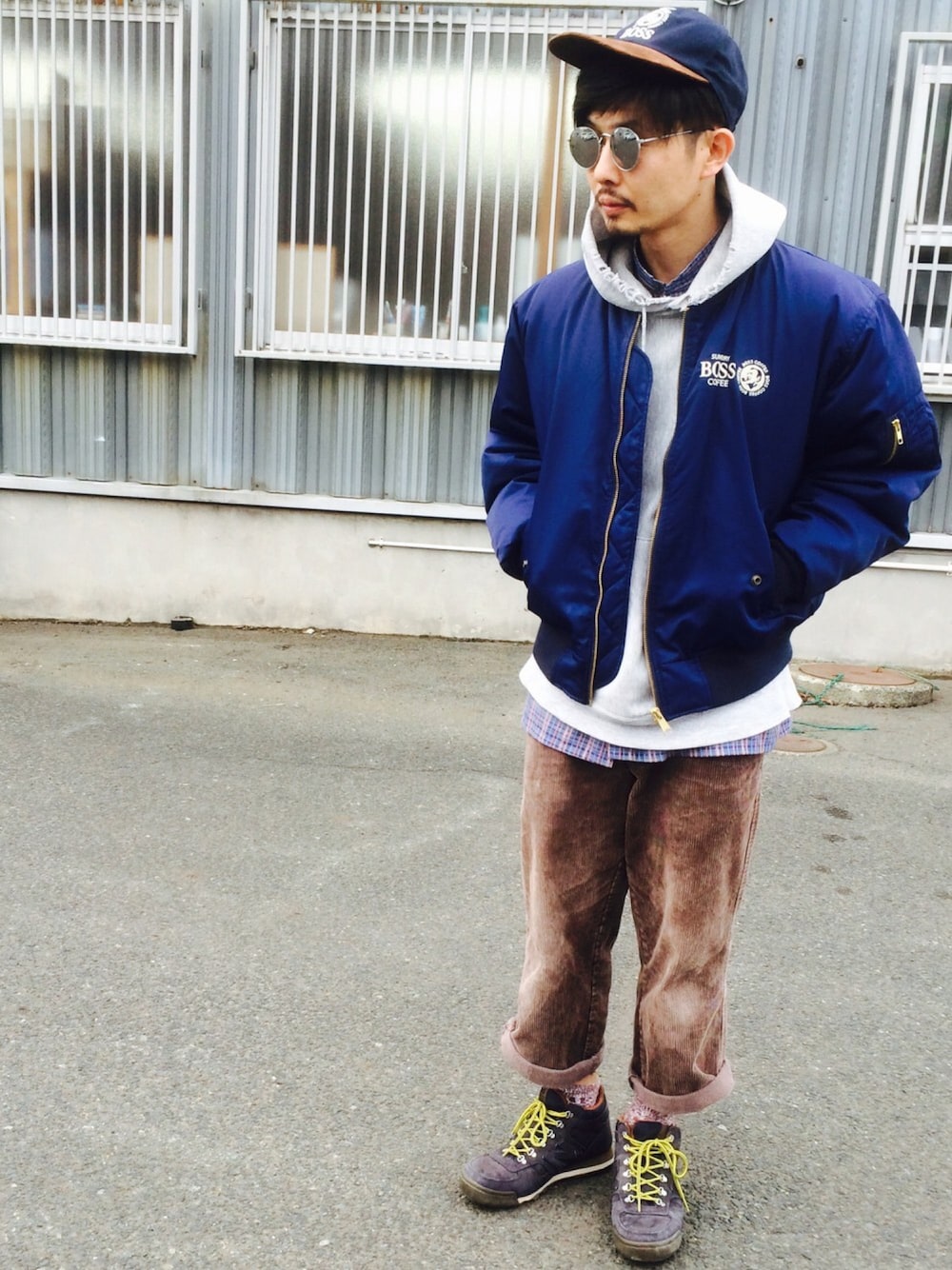 ことりの昭和ちゃん ✓｜SUNTORY / BOSSのキャップを使った