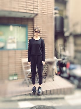 「T BY ALEXANDER WANG（ティーバイ アレキサンダーワン）のSOFT FRENCH TERRY SWEATSHIRT（T Shirts、ブラック系）」を使った、高橋メアリージュンさん（レディース・169cm）の秋コーディネート