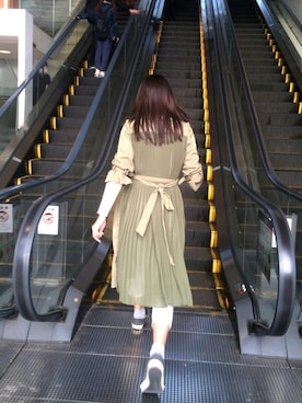 「透け素材」｜「アイテム（ジャケット/アウター）」を使った、高橋メアリージュンさん（レディース・169cm）の春コーディネート