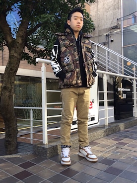 「AAPE BY A BATHING APE（エーエイプバイアベイシングエイプ）のアイテム（ジャケット/アウター）」を使った、松枝 宏明さん（メンズ・164cm）の冬コーディネート