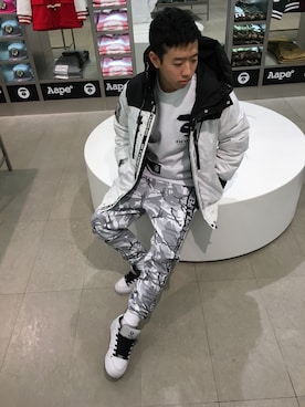 「AAPE BY A BATHING APE（エーエイプバイアベイシングエイプ）のアイテム（ジャケット/アウター）」を使った、松枝 宏明さん（メンズ・164cm）の冬コーディネート