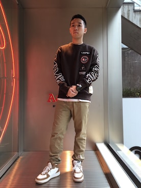 「AAPE BY A BATHING APE（エーエイプバイアベイシングエイプ）のアイテム（パンツ）」を使った、松枝 宏明さん（メンズ・164cm）の秋コーディネート