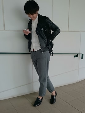 「学校」｜「アイテム（ライダースジャケット）」を使った、とぅぎさん（メンズ・178cm）の春コーディネート