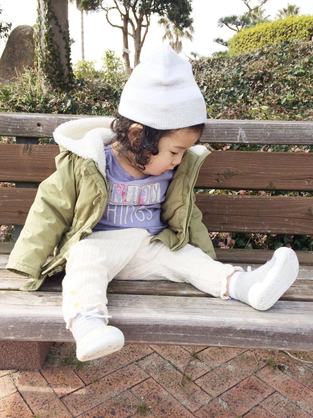「babygap、oldnavy、ドラフトGAP」｜「OLD NAVYのアイテム（ニットキャップ/ビーニー、ホワイト系）」を使った、ninaさん（キッズ・90cm）の夏コーディネートの1枚目の写真