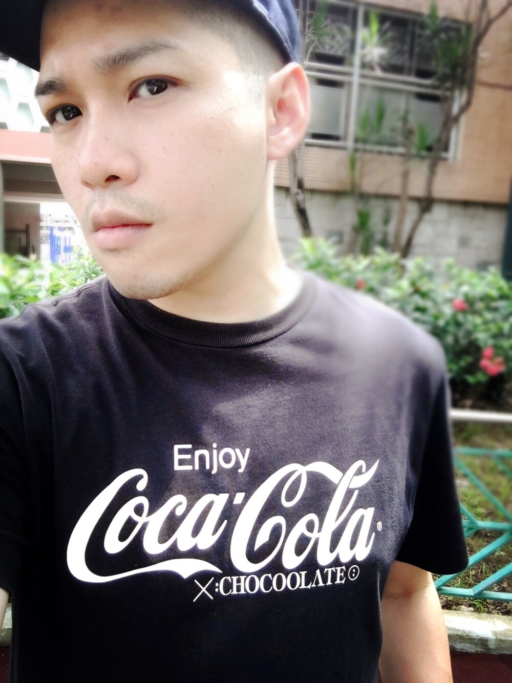 「chocoolateのアイテム（Tシャツ/カットソー、ブラック系）」を使った、Neo23さん（メンズ・170cm）の夏コーディネートの1枚目の写真