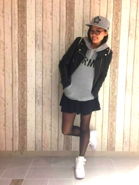 「AIR FORCE 1」｜「アイテム（ライダースジャケット）」を使った、中山こころさん（レディース・160cm）の春コーディネート