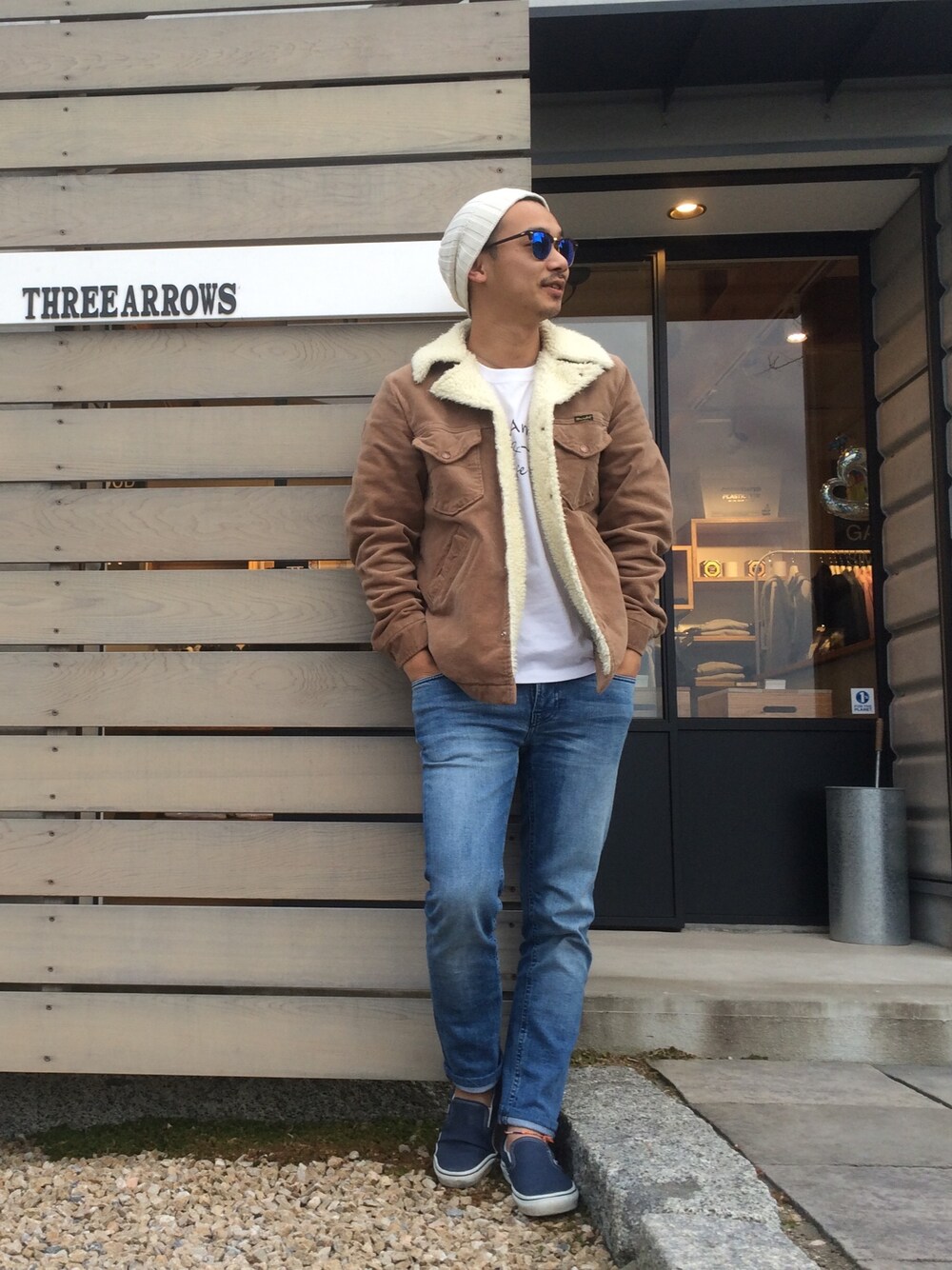 「ThreeArrows、BEAMS、Wrangler、Nudie jeans、VANS、ray ban、FOREVER 21、ランチコート」｜「BEAMSのアイテム（その他アウター、ブラウン系）」を使った、$$$_threearrowsさん（メンズ・165cm）の冬コーディネートの1枚目の写真