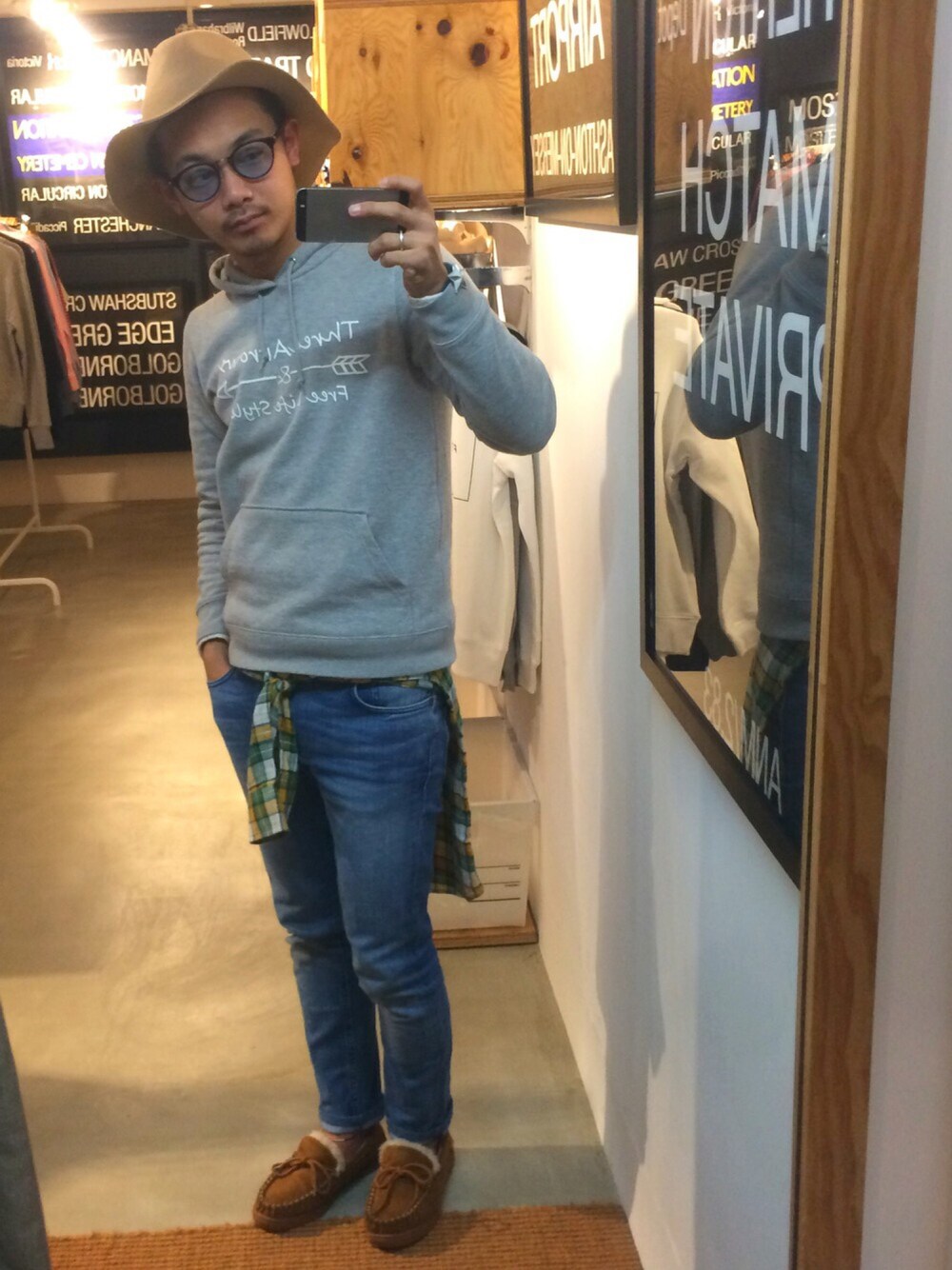「ThreeArrows、Nudie jeans、VANS、AZUL by moussy、ray ban、fredsegal、GAP、newman、ブルーレンズ、期間限定ショップ」｜「ThreeArrowsのThreeArrowsオリジナルロゴパーカー（パーカー、グレー系）」を使った、$$$_threearrowsさん（メンズ・165cm）の冬コーディネートの1枚目の写真