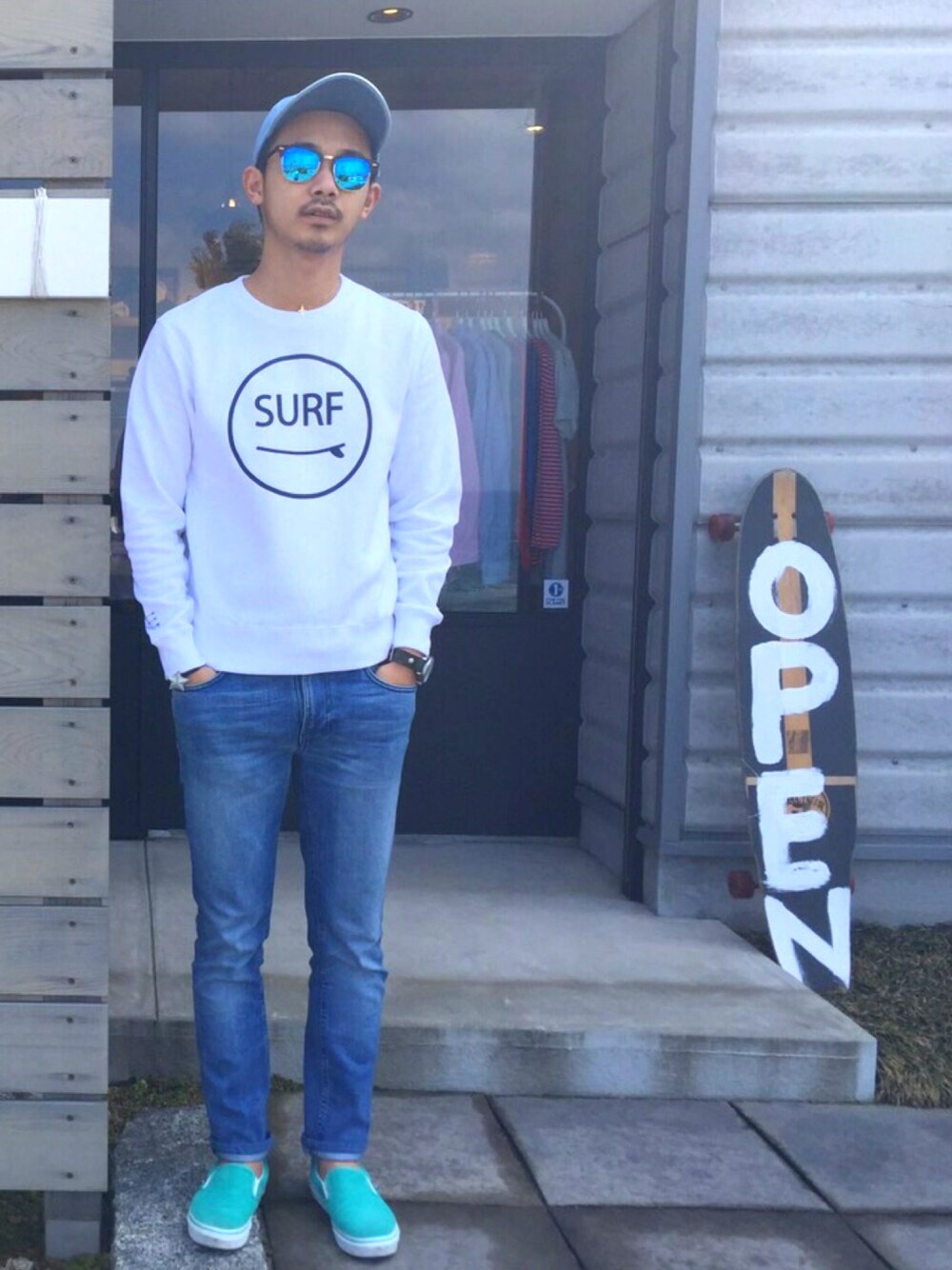 「ThreeArrows、Nudie jeans、ray ban、Ron Herman、VANS、IL BISONTE、春、期間限定ショップ、SURF」｜「ThreeArrowsのアイテム（スウェット、ホワイト系）」を使った、$$$_threearrowsさん（メンズ・165cm）の冬コーディネートの1枚目の写真