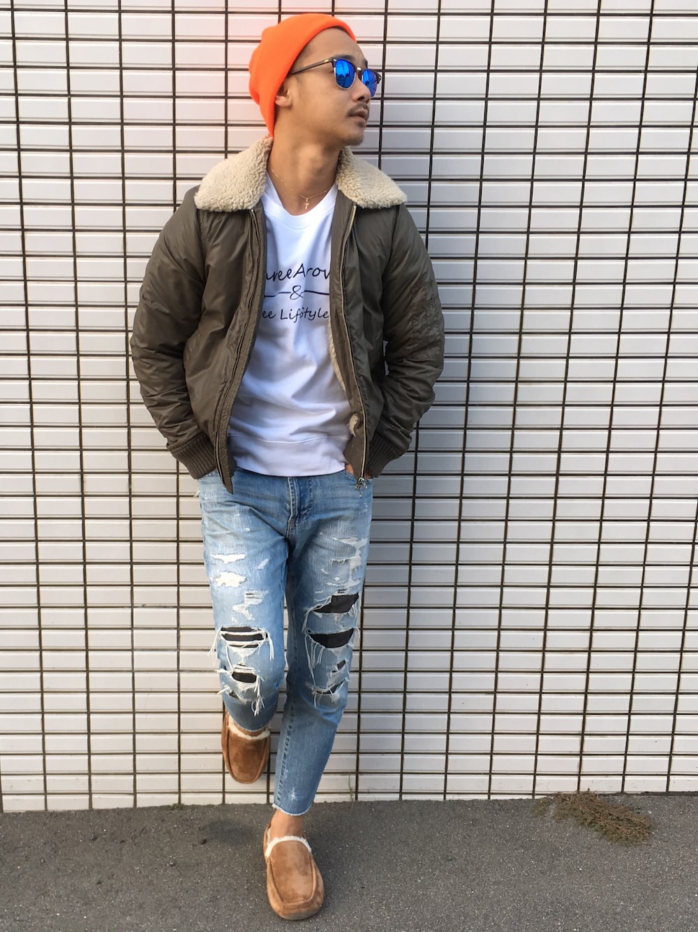 「ThreeArrows、AMERICAN RAG CIE、Ron Herman、UGG、ray ban、united arrows、スリーアローズ、MA-1、冬」｜「AMERICAN RAG CIEのアイテム（ミリタリージャケット、グリーン系）」を使った、$$$_threearrowsさん（メンズ・165cm）の秋コーディネートの1枚目の写真