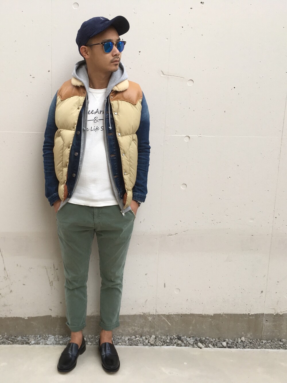 「ThreeArrows、nano・universe、Rockymountain、REMI RELIEF、united arrows、ray ban、スリーアローズ、大人カジュアル」｜「ThreeArrowsのアイテム（Tシャツ/カットソー、ホワイト系）」を使った、$$$_threearrowsさん（メンズ・165cm）の冬コーディネートの1枚目の写真