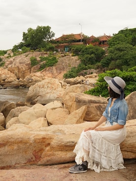 「ALA（アラ）のアイテム」を使った、喃紙さん（レディース・162cm）の秋コーディネート