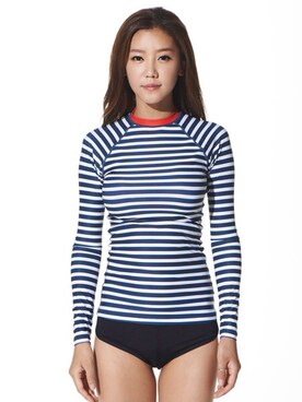 「LIVR rashguard（水着、ホワイト系）」を使った、iloveroxy.comさん（レディース・169cm）の夏コーディネート