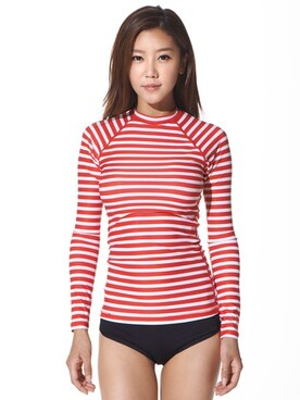 「LIVR rashguard（水着、ホワイト系）」を使った、iloveroxy.comさん（レディース・169cm）の夏コーディネート