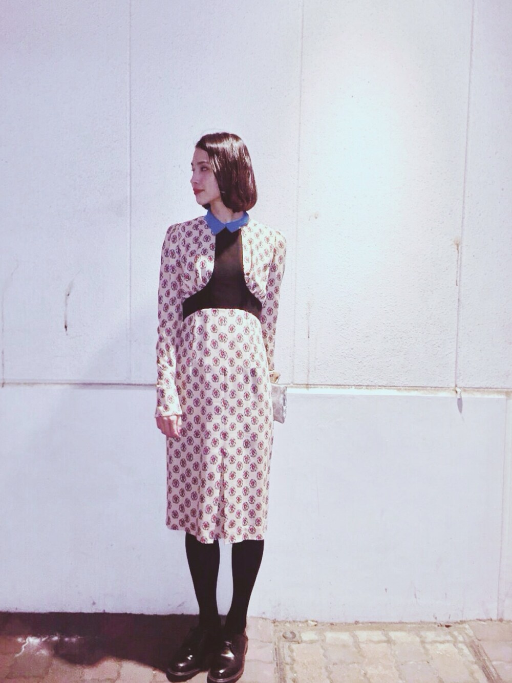 「パーティースタイル、MARNI、赤コーデ」｜「ZARAのアイテム（シャツ/ブラウス、ブルー系）」を使った、Julia Shortreedさん（レディース・171cm）の秋コーディネートの1枚目の写真