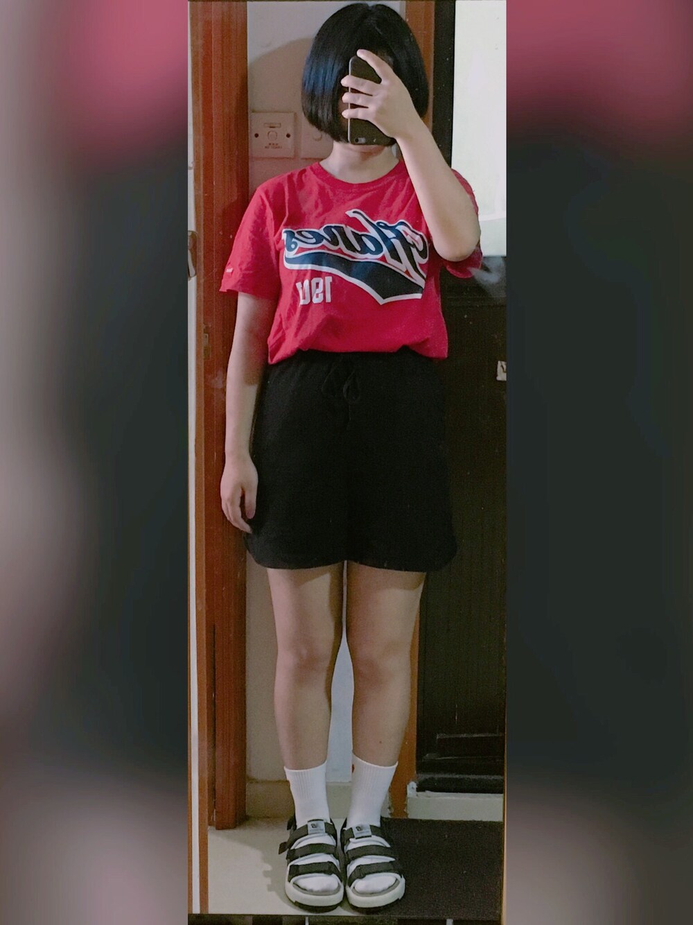 「Dickiesのアイテム（Tシャツ/カットソー、レッド系）」を使った、blablabamboochuckさん（レディース・158cm）の夏コーディネートの1枚目の写真