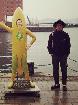「A.P.C.（アーペーセー）のアイテム（スラックス）」を使った、らまんさん（メンズ・178cm）の春コーディネート