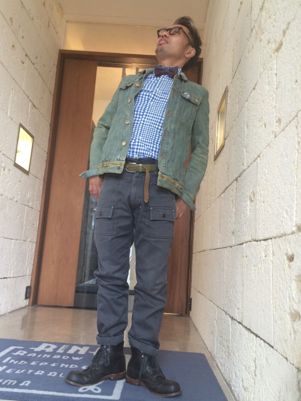 「1000mileboots、Gitman Vintage」｜「Engineered Garmentsのアイテム（その他パンツ、グレー系）」を使った、TOMOFUMI KUMAZAKIさん（メンズ・165cm）の秋コーディネートの1枚目の写真
