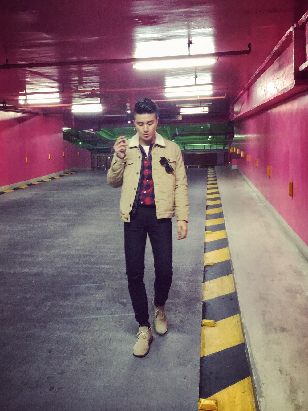 「Levi'sのアイテム（ブルゾン、ベージュ系）」を使った、YokoYoungさん（メンズ・181cm）の冬コーディネートの1枚目の写真