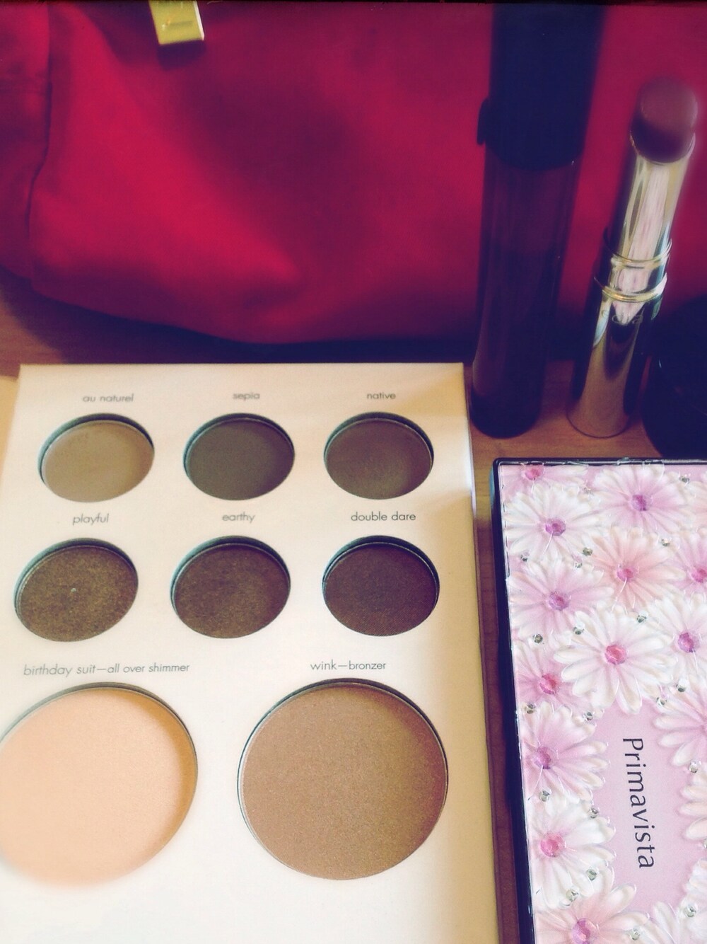 「armani、stila、estee lauder、kanebo、sofina」｜「Autumn Brownのアイテム（メイクブラシ、ブラウン系）」を使った、Paula Yangさん（レディース・165cm）の秋コーディネートの1枚目の写真