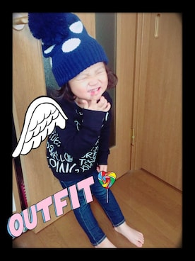 「AZUL by moussy（アズールバイマウジー）のアイテム（スウェット）」を使った、R♡Tさん（キッズ・100cm）の冬コーディネート