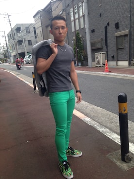 「HERE'S（HERE'S）のアイテム（パンツ）」を使った、アキオさん（メンズ・170cm）の春コーディネート