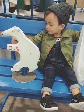 「旅行」｜「アイテム（サロペット/オーバーオール）」を使った、manmaru.aさん（キッズ・90cm）の秋コーディネート