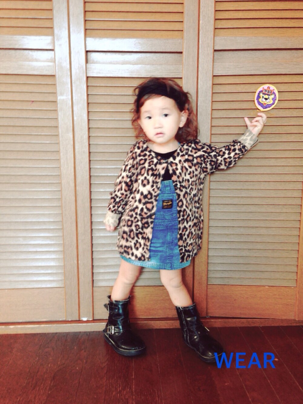 「2歳、ひょう柄、エンジニアブーツ、BOOFOOWOO、ブラック」｜「BOO SHOESのアイテム（ブーツ、ブラック系）」を使った、junmarleyさん（キッズ・90cm）の秋コーディネートの1枚目の写真