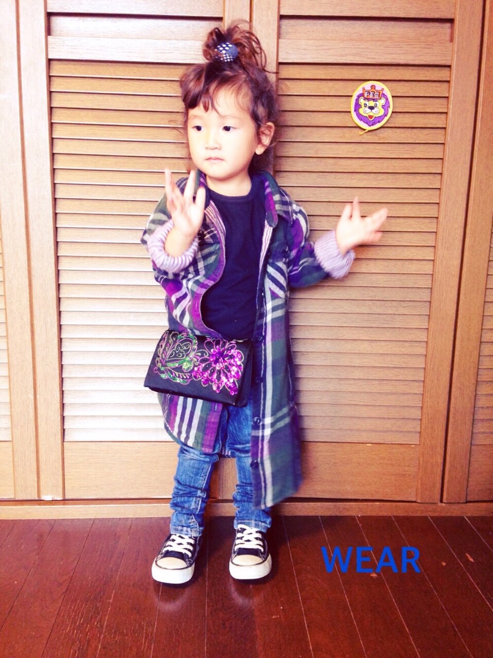 「2歳、チェックシャツ、デニム、パープル、ポーチ」｜「F.O.KIDSのアイテム（シャツ/ブラウス、パープル系）」を使った、junmarleyさん（キッズ・90cm）の秋コーディネートの1枚目の写真