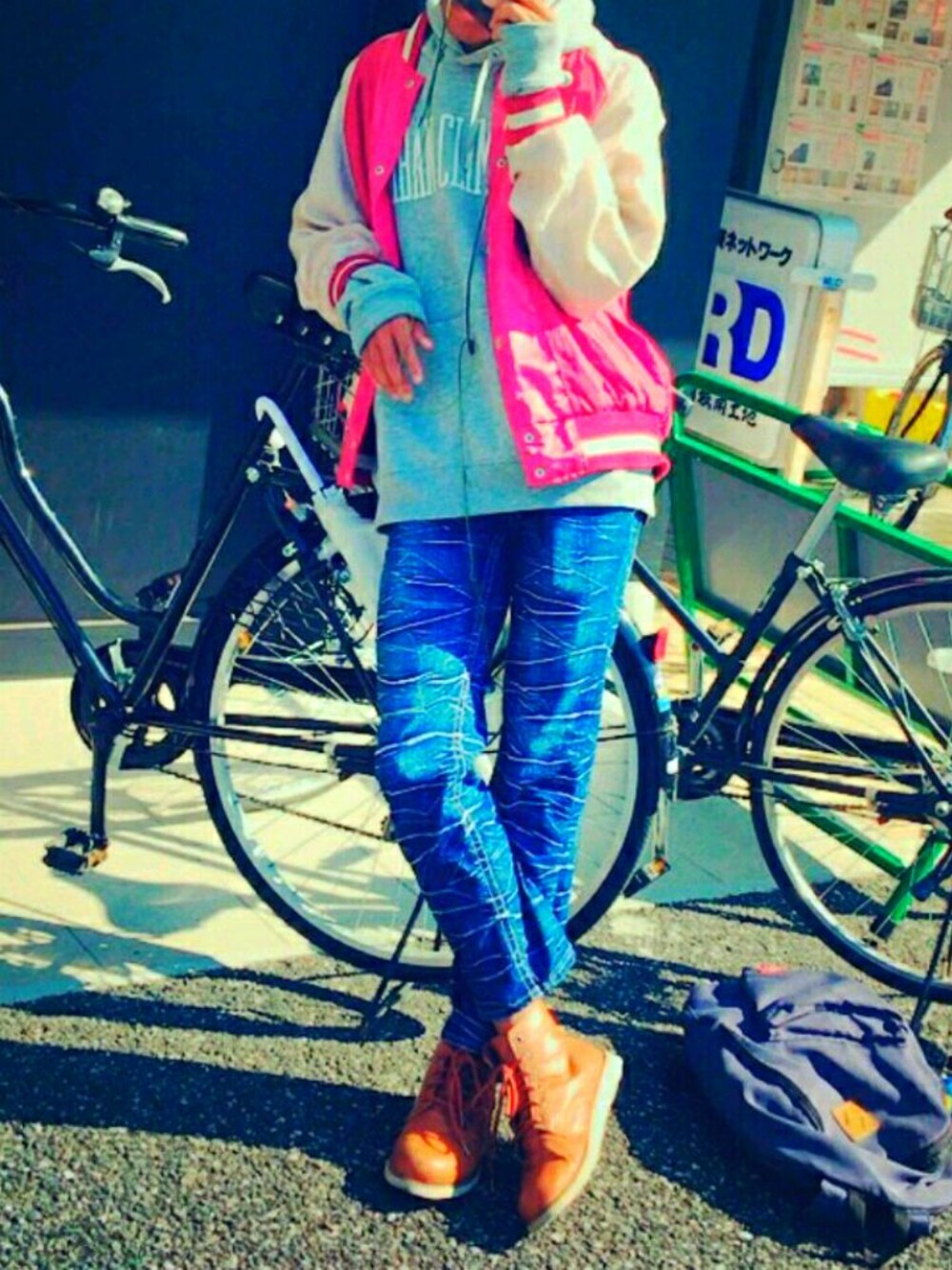 「スタジャン#パーカー#見えないけどニット帽#OBEY、シンプル」｜「GUのアイテム（パーカー、グレー系）」を使った、kevinさん（メンズ・172cm）の秋コーディネートの1枚目の写真