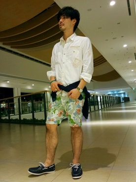 「AVIREX（アヴィレックス）のアイテム（モカシン/デッキシューズ）」を使った、hirokiさん（メンズ・174cm）の春コーディネート