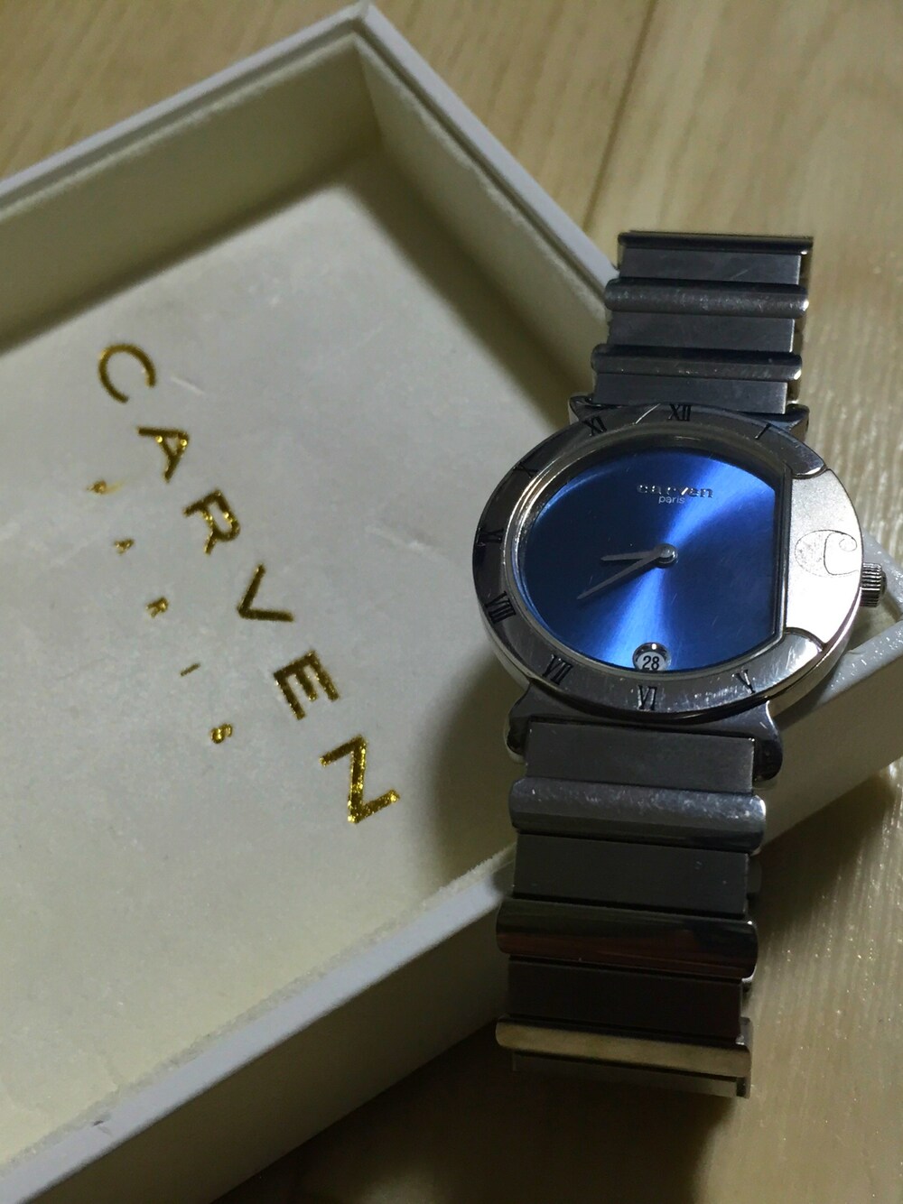 「CARVENのアイテム（アナログ腕時計、シルバー系）」を使った、とおるさん（メンズ・176cm）の冬コーディネートの1枚目の写真