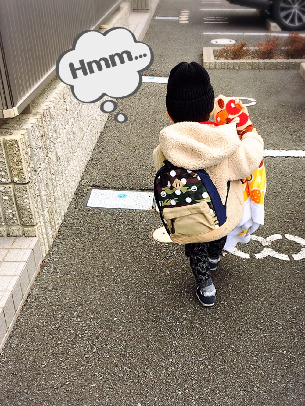 グリーン系のバックパック/リュック、その他のその他、ブラック系の帽子を着用したキッズの冬コーディネートの1枚目の写真