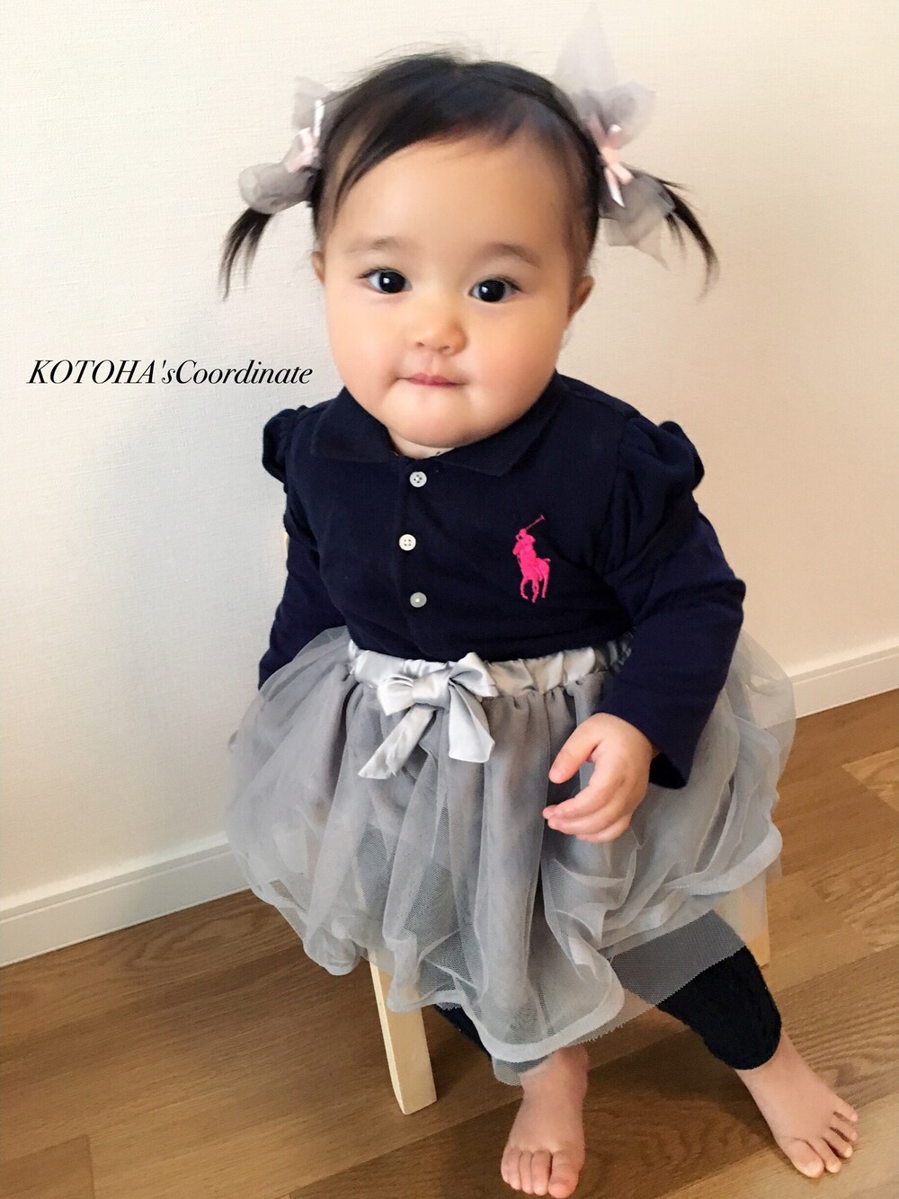 「キッズ、キッズコーデ、キッズファッション、1歳、女の子コーデ、ラルフローレン、チュールスカート」｜「POLO RALPH LAURENのアイテム（ポロシャツ、ブラック系）」を使った、こちゃ♡さん（キッズ・70cm）の冬コーディネートの1枚目の写真