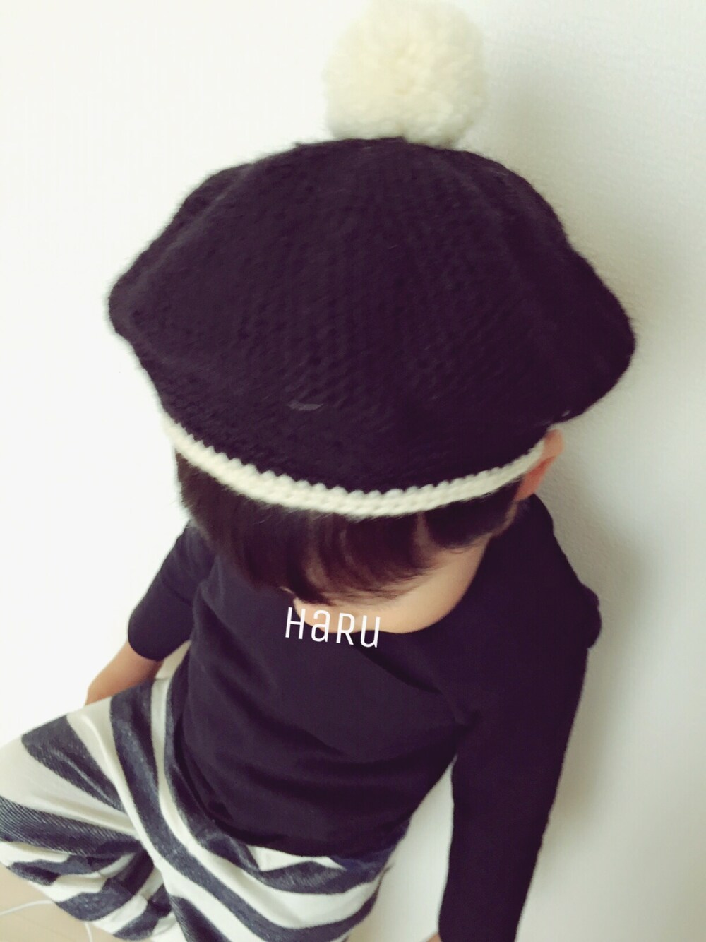 「ベレー帽、ハンドメイド、3歳、キッズコーデ、男の子」｜「Handmadeのアイテム（ニットキャップ/ビーニー、ブラック系）」を使った、HHさん（キッズ・90cm）の秋コーディネートの1枚目の写真
