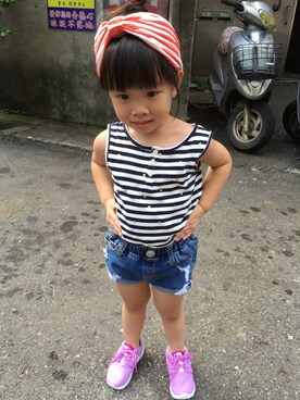 「cotton on（コットンオン）のアイテム（トップス、その他）」を使った、Emily さん（キッズ）の夏コーディネート